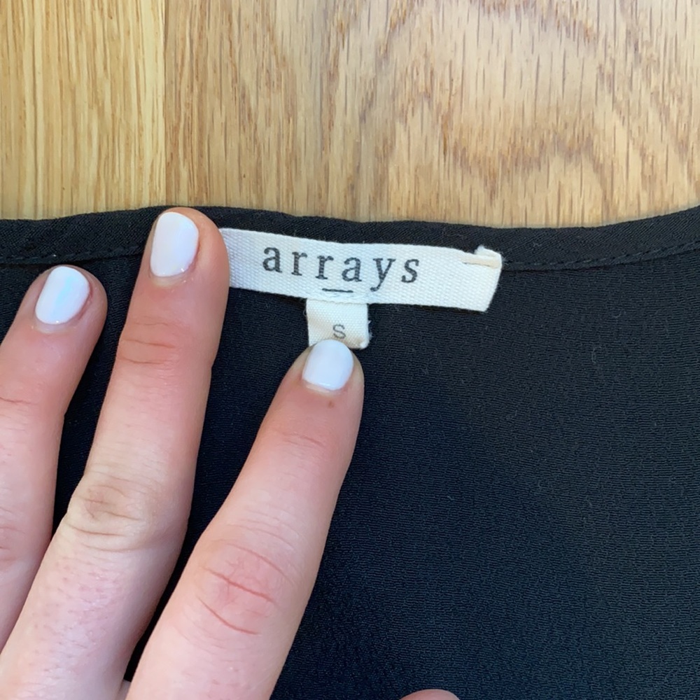 Arrays; black top - Picture 6 of 7